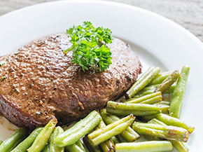 Hovězí steak s fazolkami